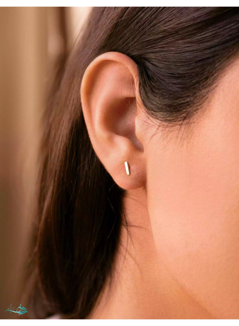 روبي آرت الذهب حلق أذن من الذهب الخالص عيار 18 قيراطًا، تصميم بسيط، مضاد للحساسية، 0.59 جرام - Image 3